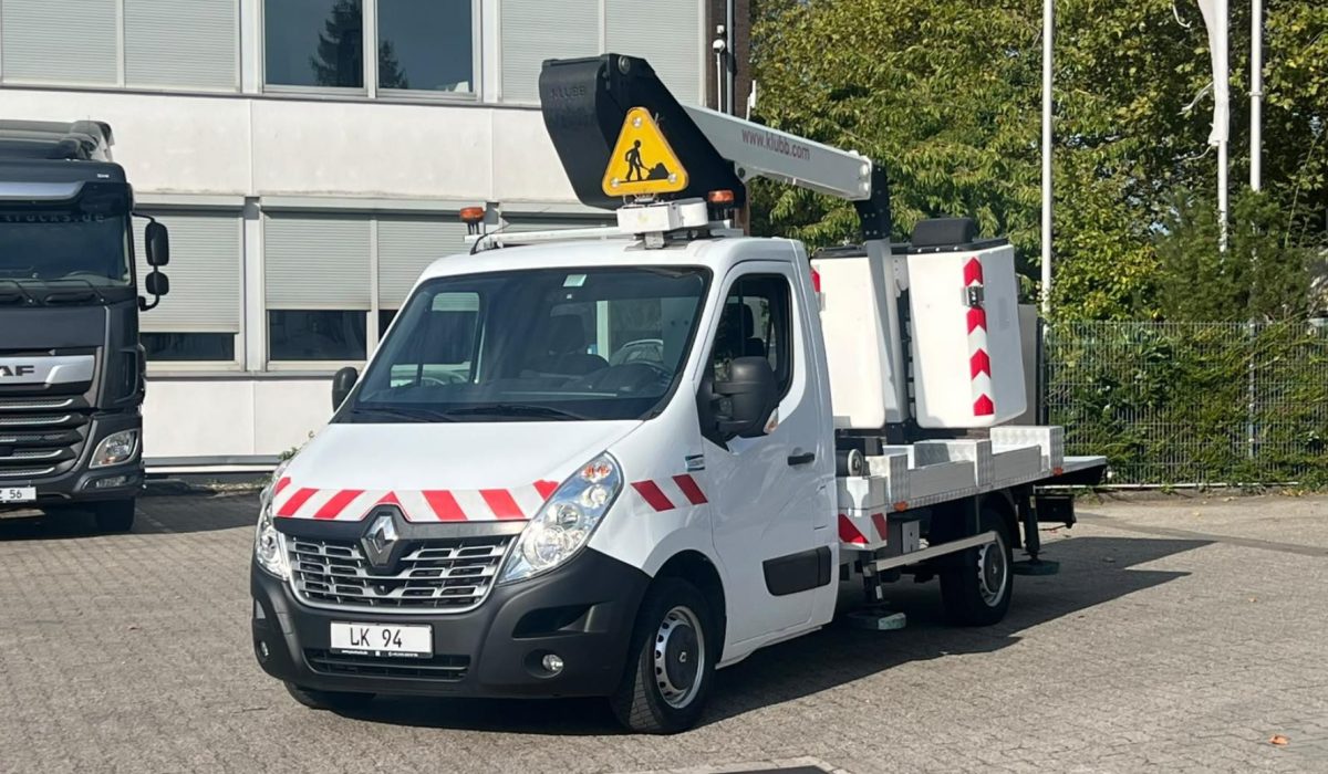 Renault Master KLUBB 11m / 2 Personas -200kg LK94